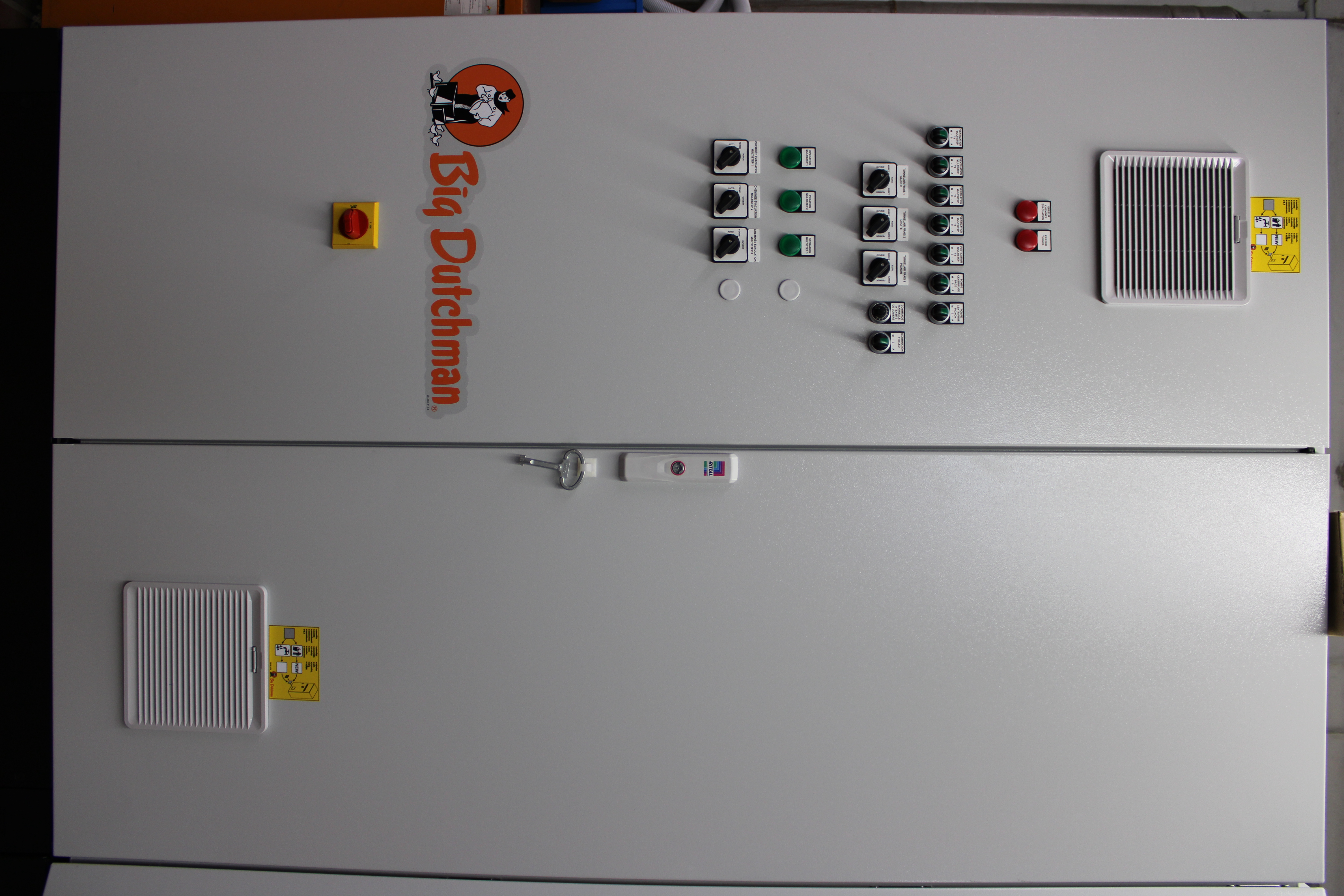 Control cabinet layer house - UV600 4r4t